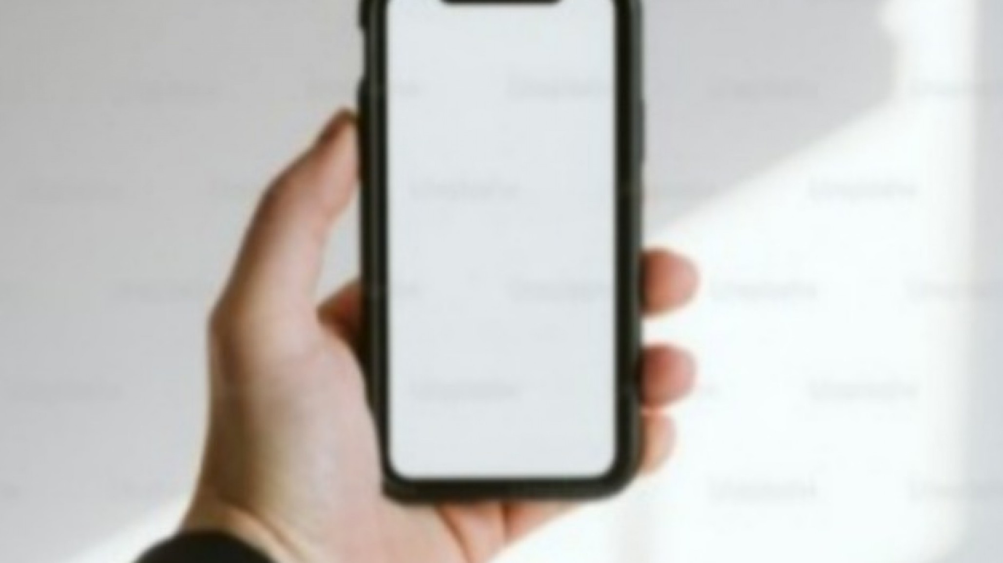 Circular interna que limita el uso del celular en la policía: "No se busca prohibir, sino evitar distracciones"