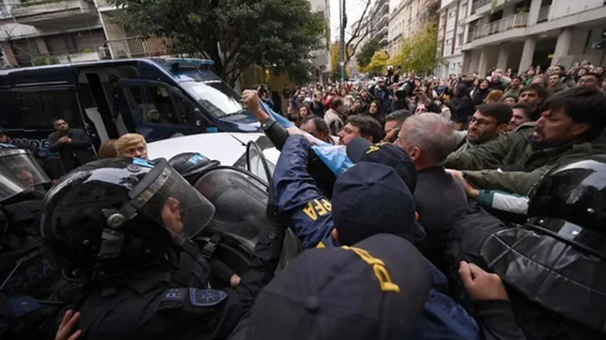 Juan Grabois fue liberado y lanzó su precandidatura presidencial: "No nos van a parar"