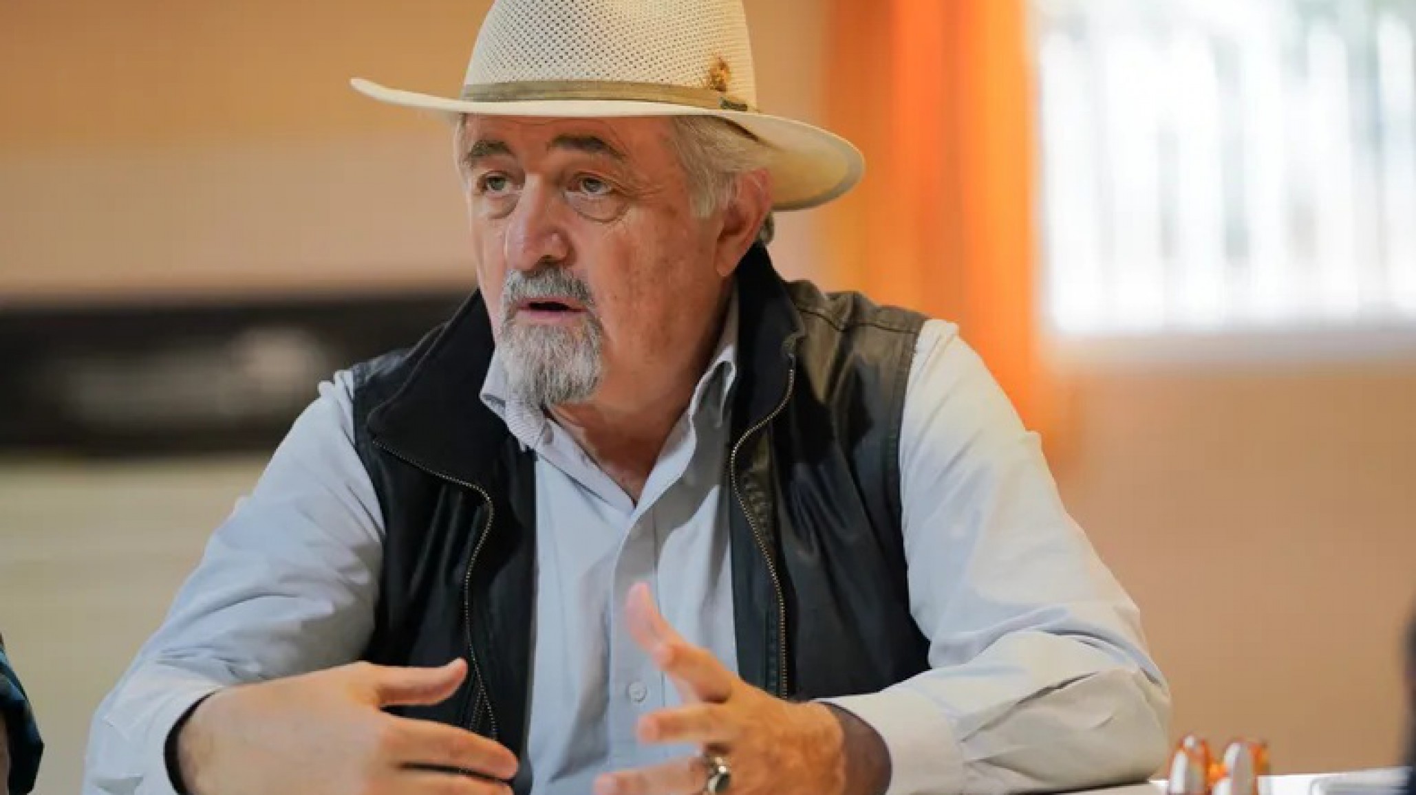 Luego de las críticas recibidas, Othar publicó un mensaje en relación a Cristina: "Proscripción"