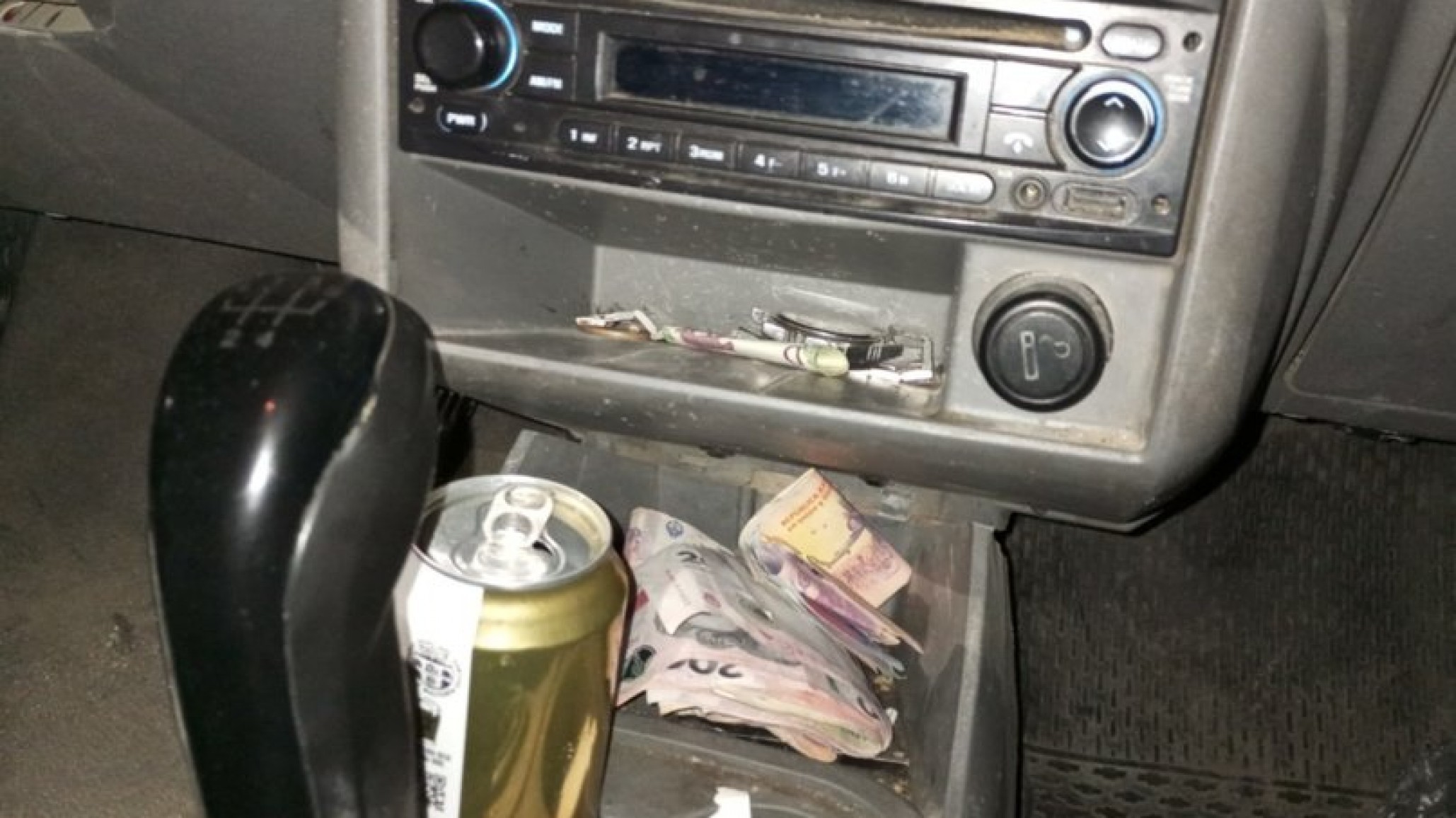 Detienen a pareja en Comodoro tras hallar drogas en su auto durante un control