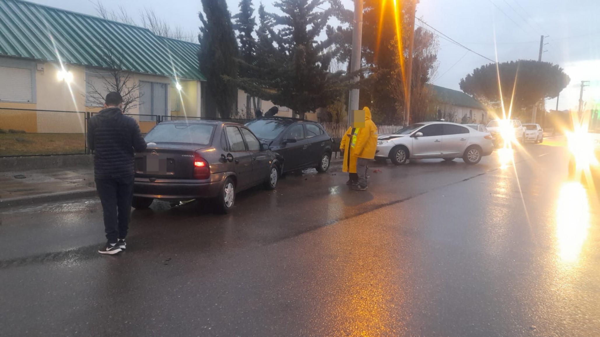 Un joven conducía alcoholizado y provocó un triple choque
