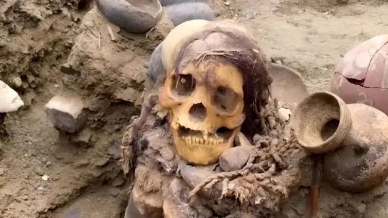Perú: Hallaron una momia de 900 años mientras instalaban el gas