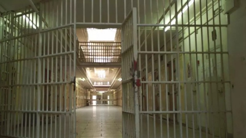 Escándalo sexual en una comisaría de Santa Fe: encontraron vídeos íntimos de una suboficial con un preso