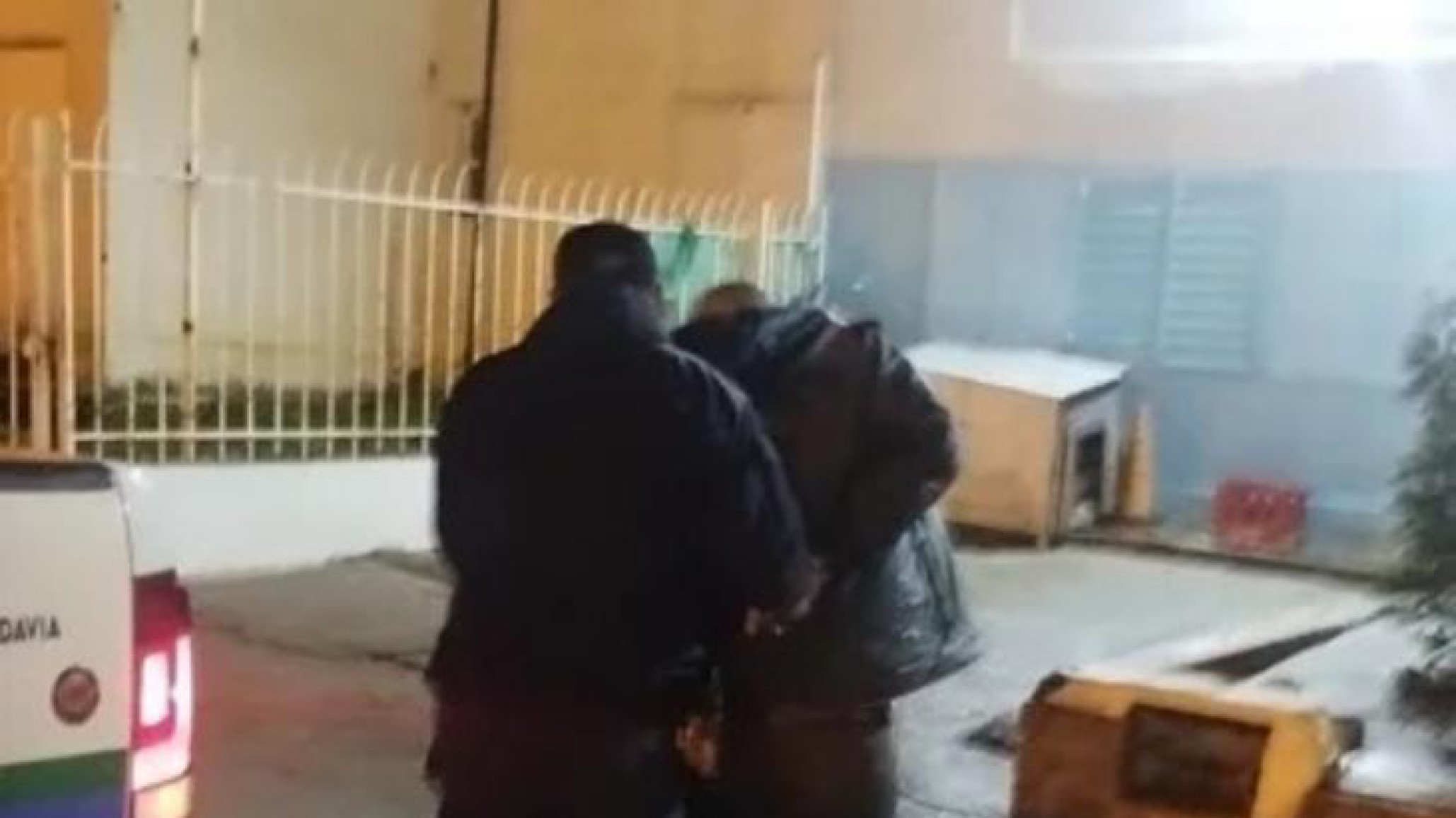 Intentó robar una campera en el Hospital Regional y terminó detenido