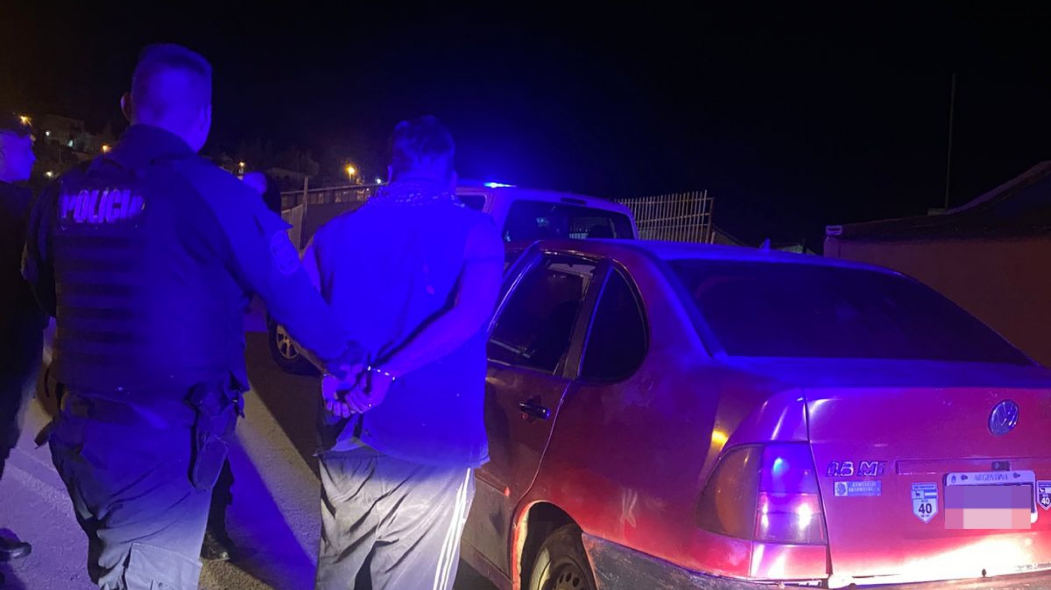 Tenía arresto domiciliario, intentó evadir un control policial y fue detenido tras una persecución