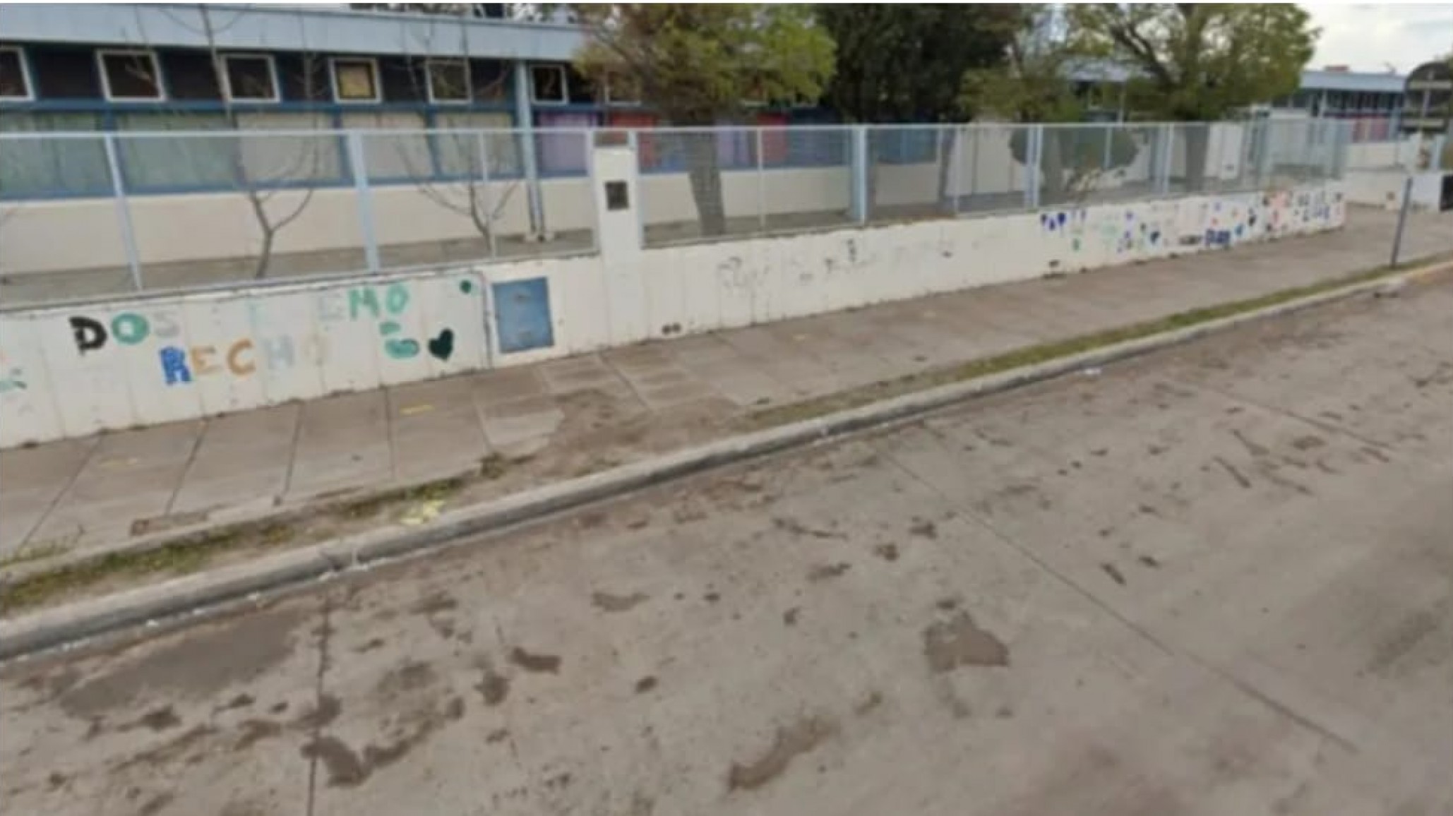 Alerta en una escuela de Chubut: cuatro denuncias por hombres que se acercaron a niñas a través de la reja del patio del establecimiento