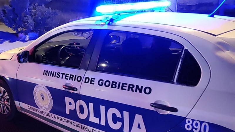 Violencia en Trelew: Detuvieron a un joven por romper el vidrio de un taxi con una escoba
