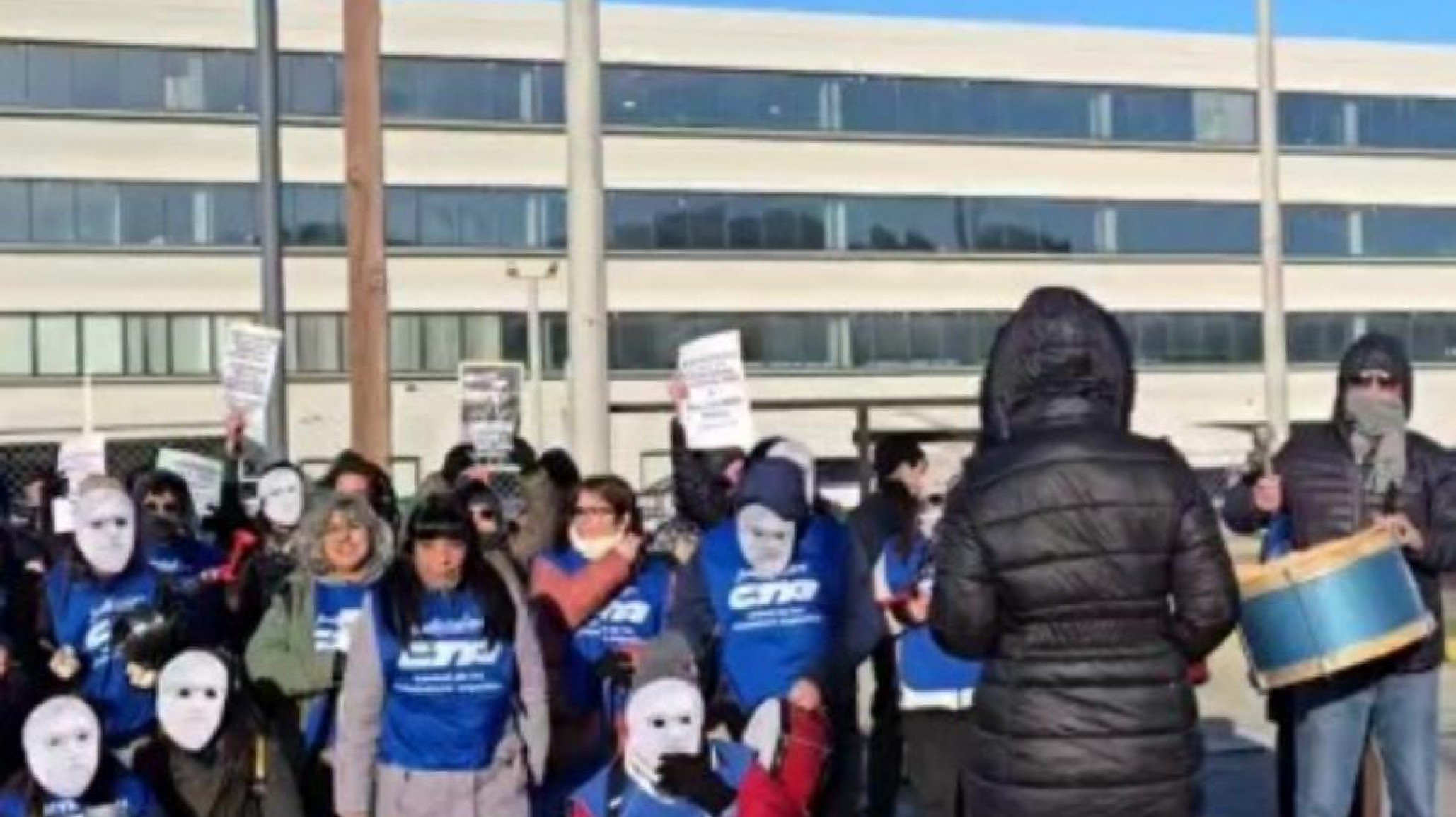 Reclamo de trabajadores judiciales en la inauguración de la Ciudad Judicial