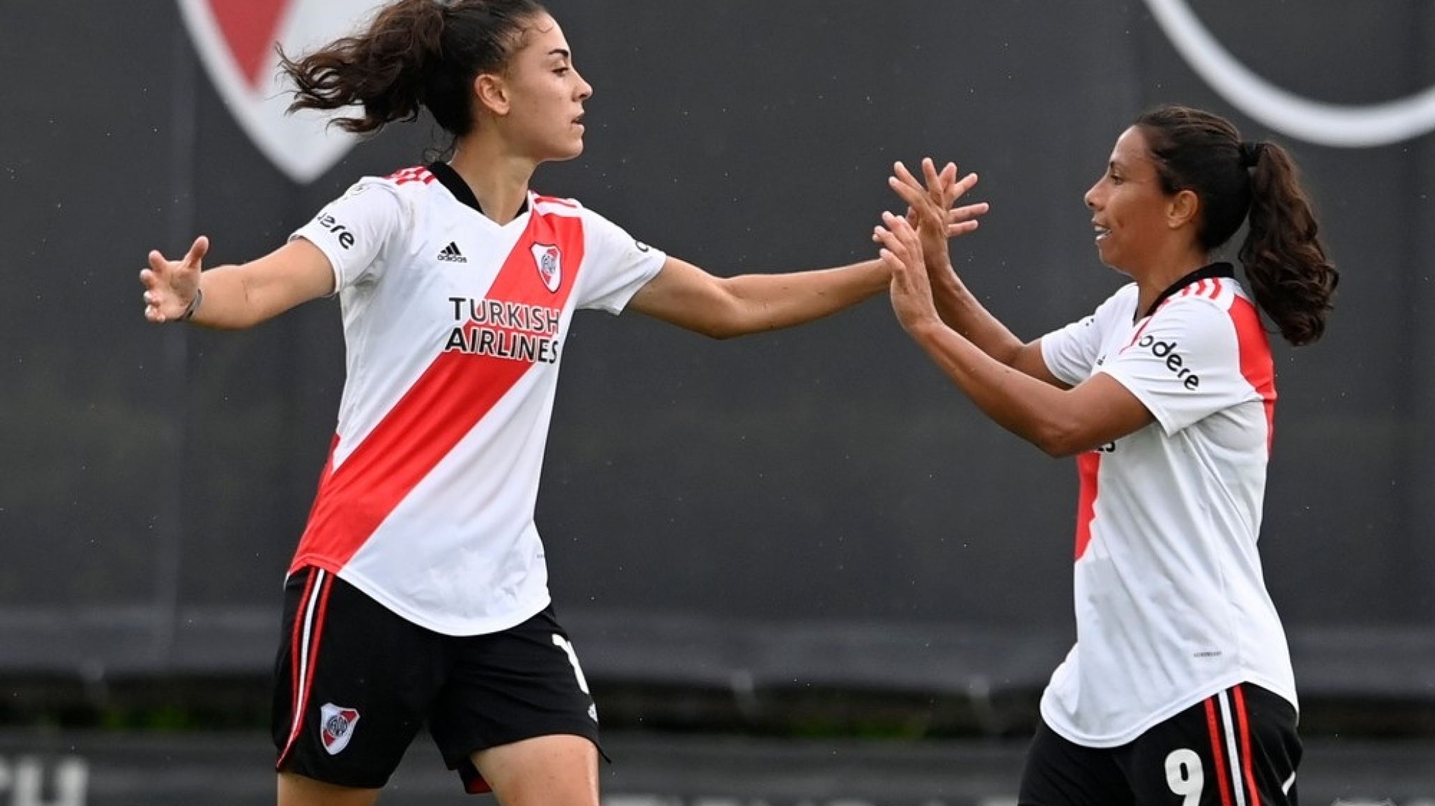 El plantel de River llega a Comodoro
