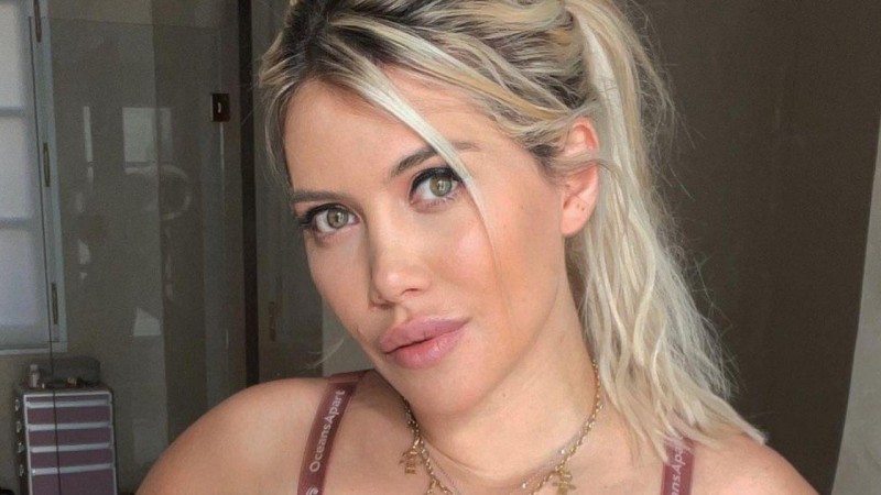 Wanda Nara se negó a entregar a las hijas y llegó a la policía