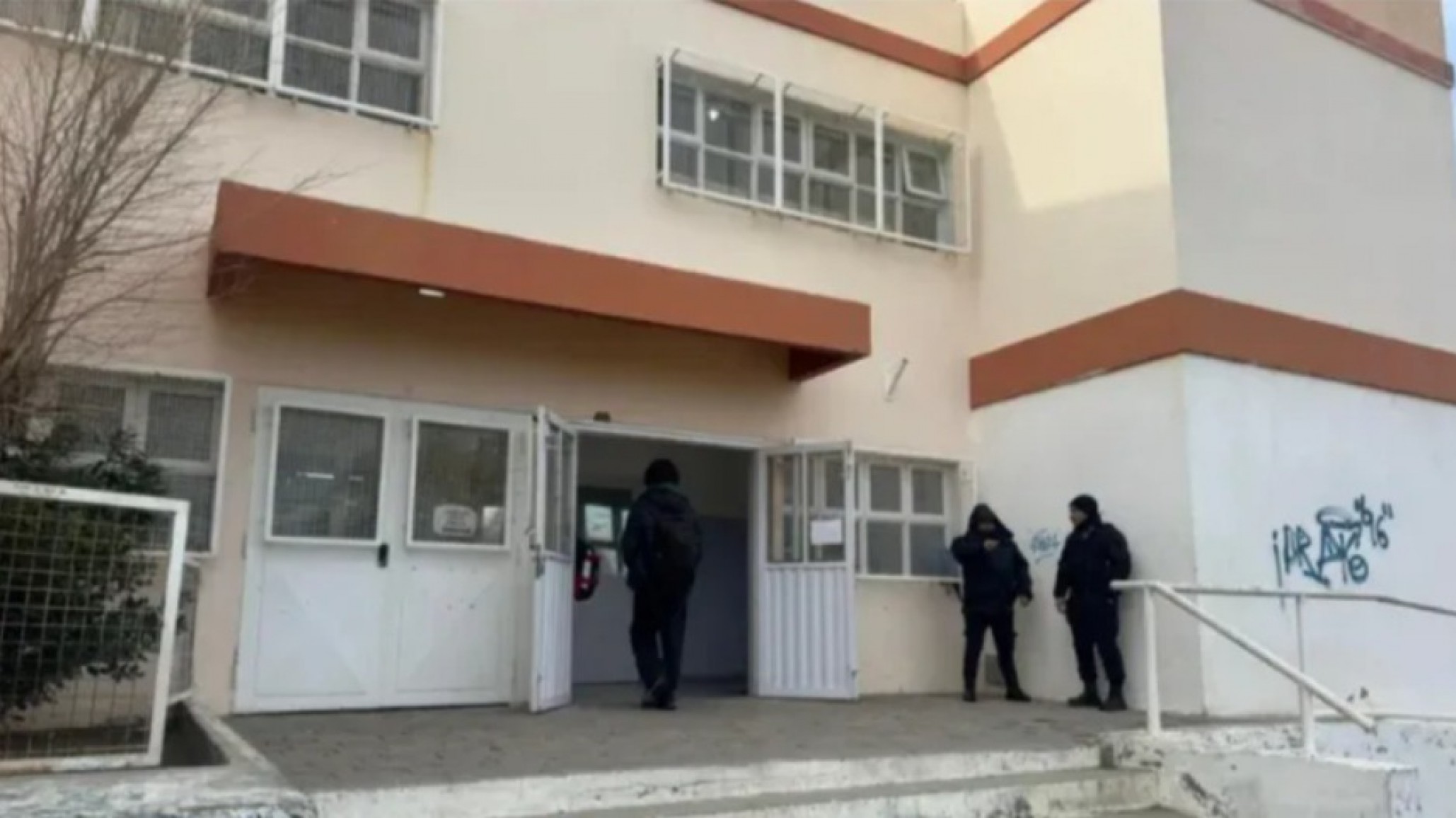 Denuncian amenazas y temor en la Escuela 745: "Los chicos están muy asustados", advirtió una madre