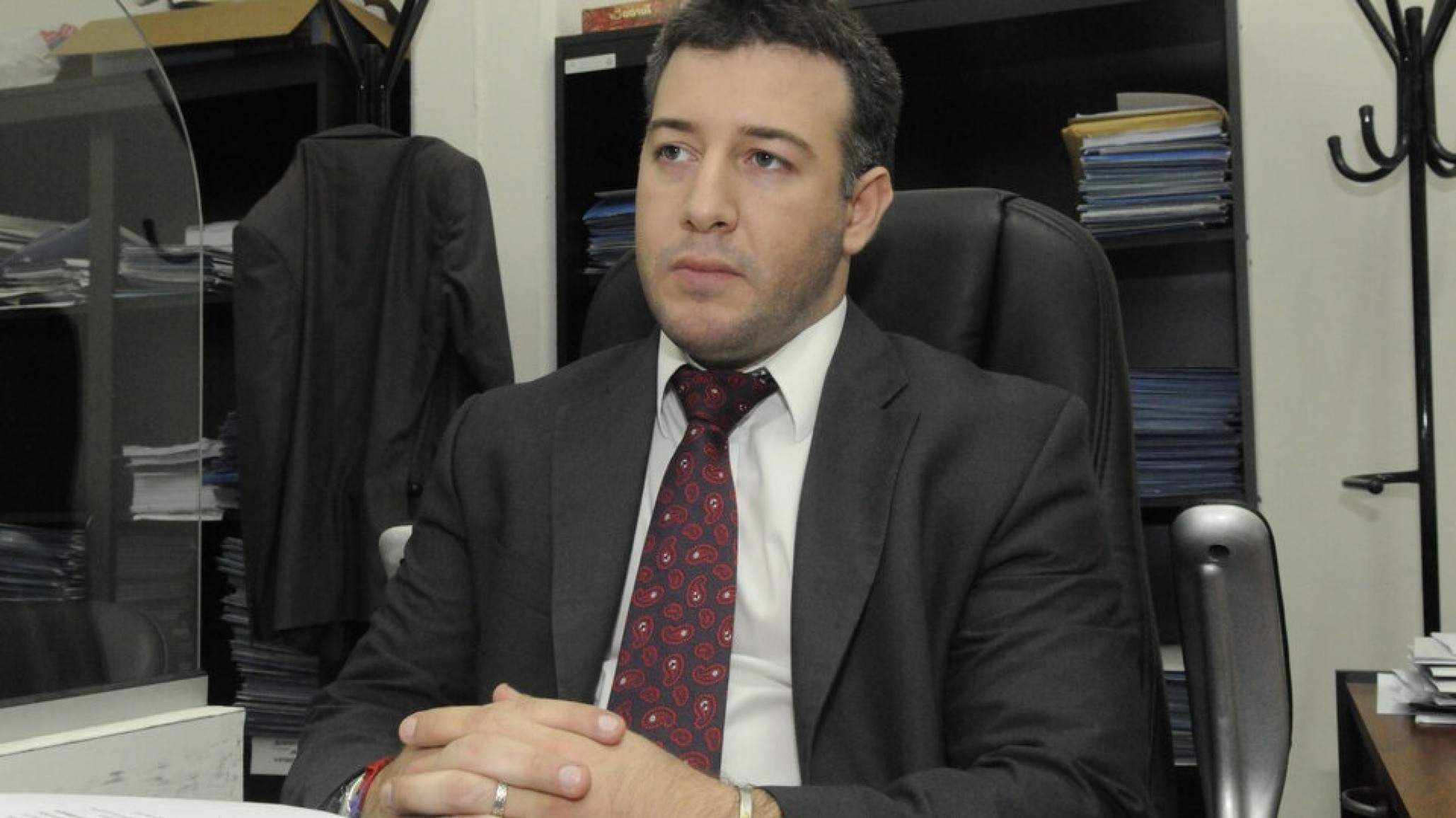 Un exfiscal de Rosario condenado por espiar durante casi un año a su ex novia y su familia