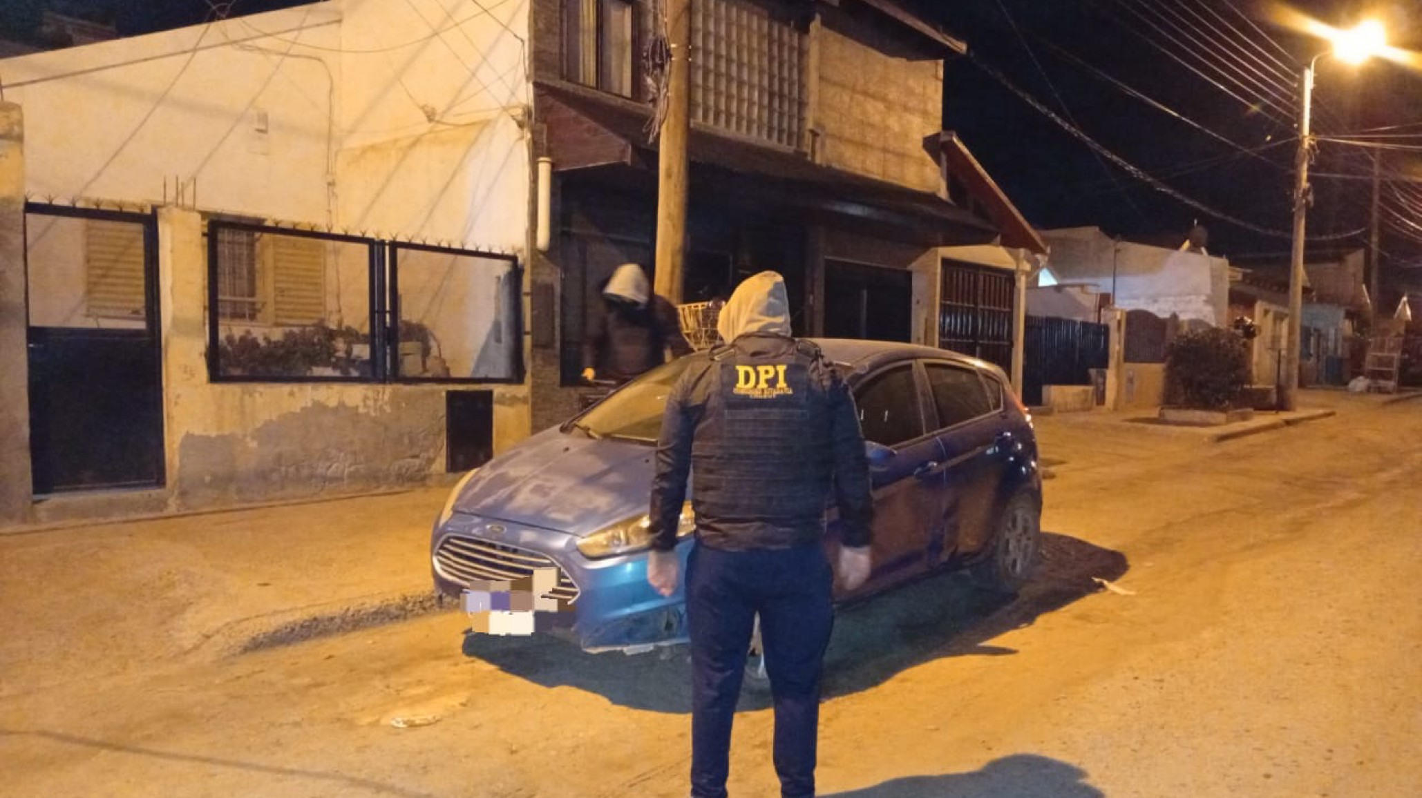 Siete allanamientos por el robo a Maxiconsumo: recuperaron dólares, un arma y el vehículo utilizado