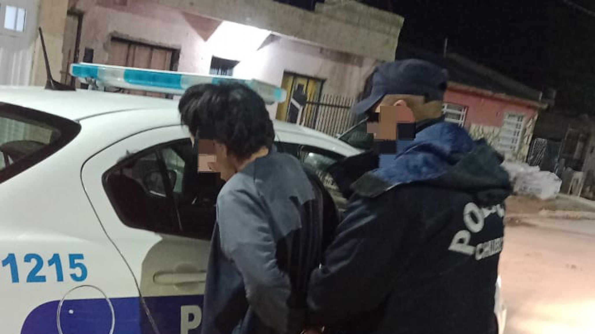 Tenía pedido de captura y lo atraparon caminando por La Floresta