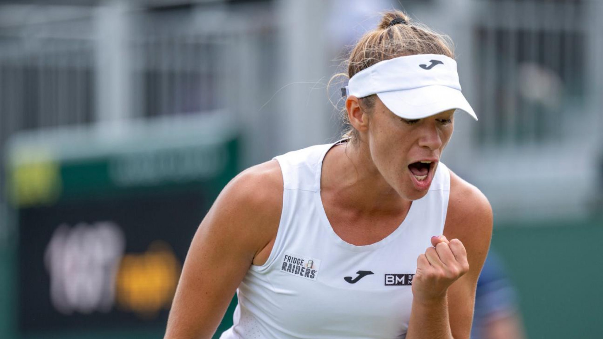 Con un triunfo histórico, Solana Sierra se metió en octavos de Wimbledon