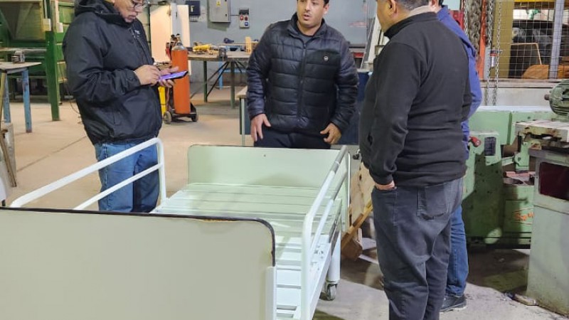 Dar es dar: Alumnos del colegio San José Obrero reparan camas del Hospital Regional y a cambio son formados en RCP