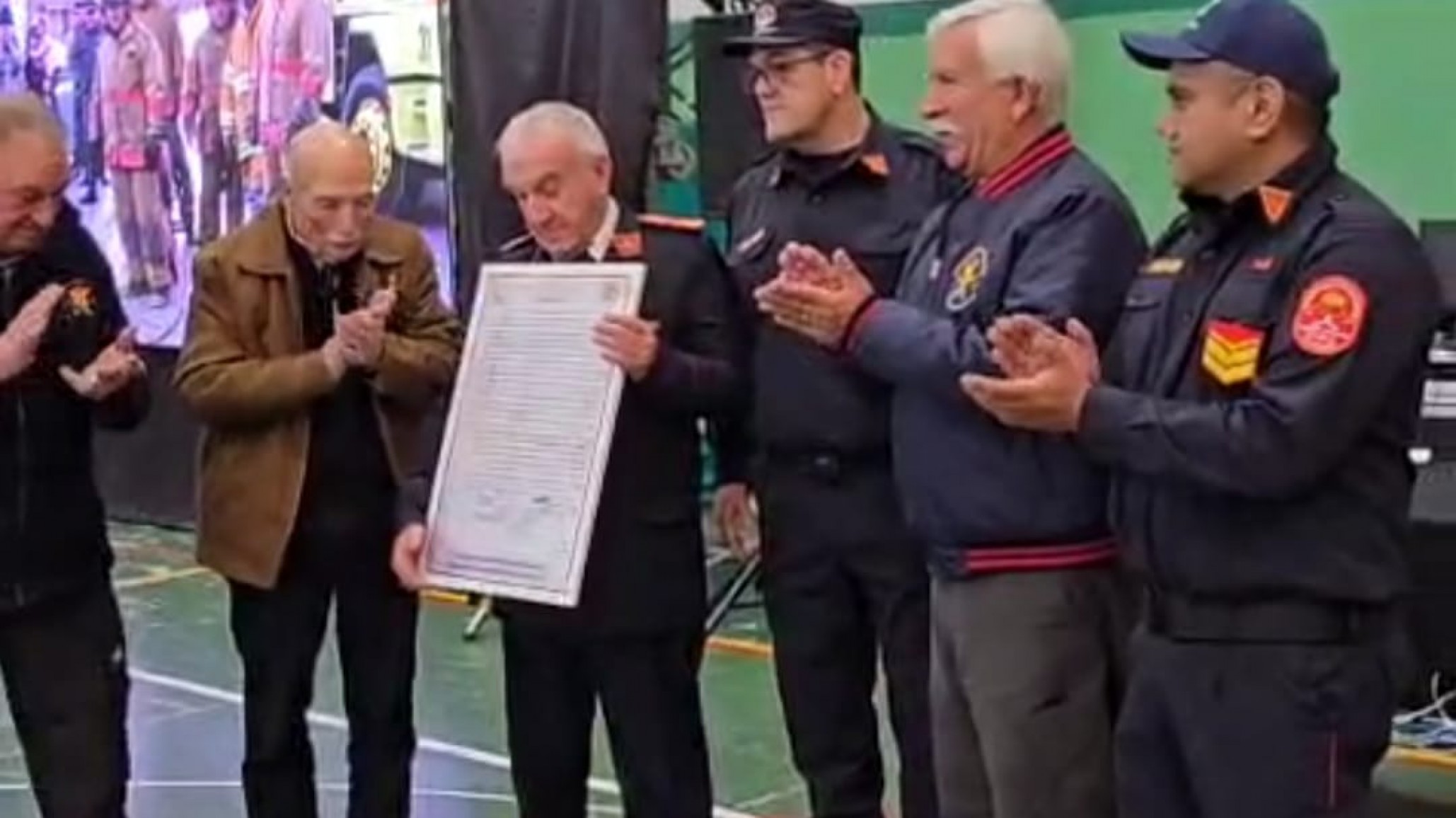 De un solo cuartel a seis: Bomberos de Comodoro celebraron su 86 aniversario y recordaron sus inicios con emoción