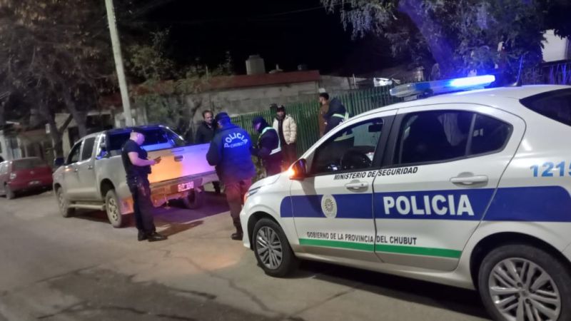 Patente adulterada y sin papeles: manejaba en Comodoro una camioneta robada en Buenos Aires