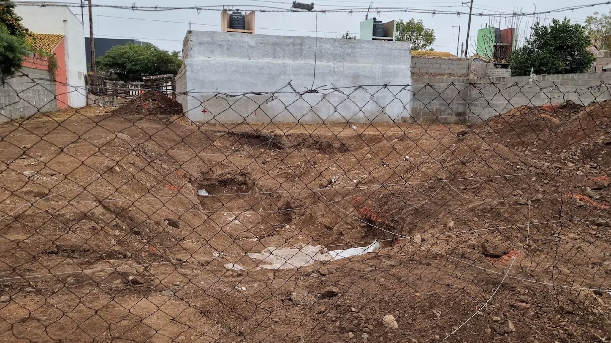 Córdoba: Hallaron una fosa común con más de 20 cuerpos en un predio