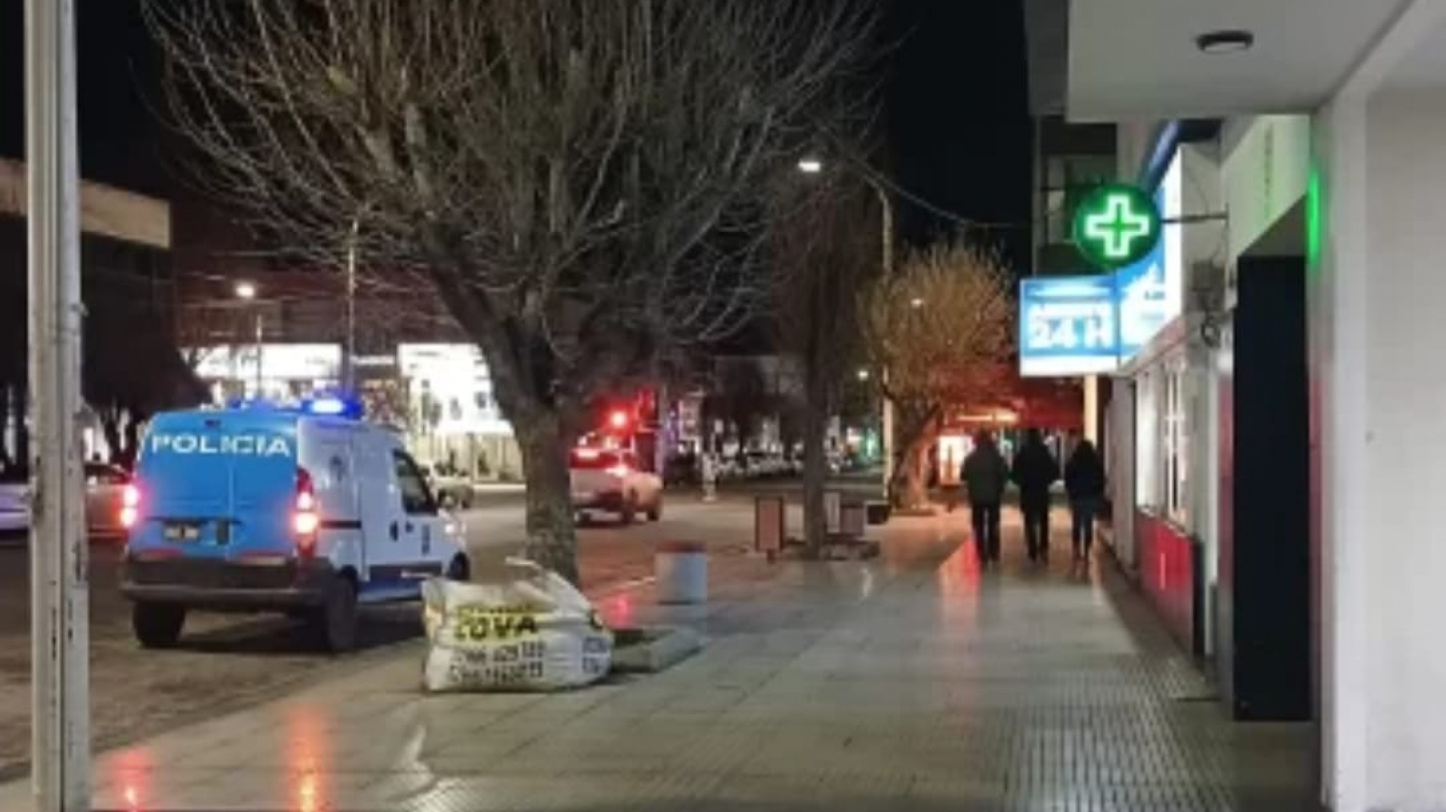 Un empleado murió en una farmacia: investigan las causas