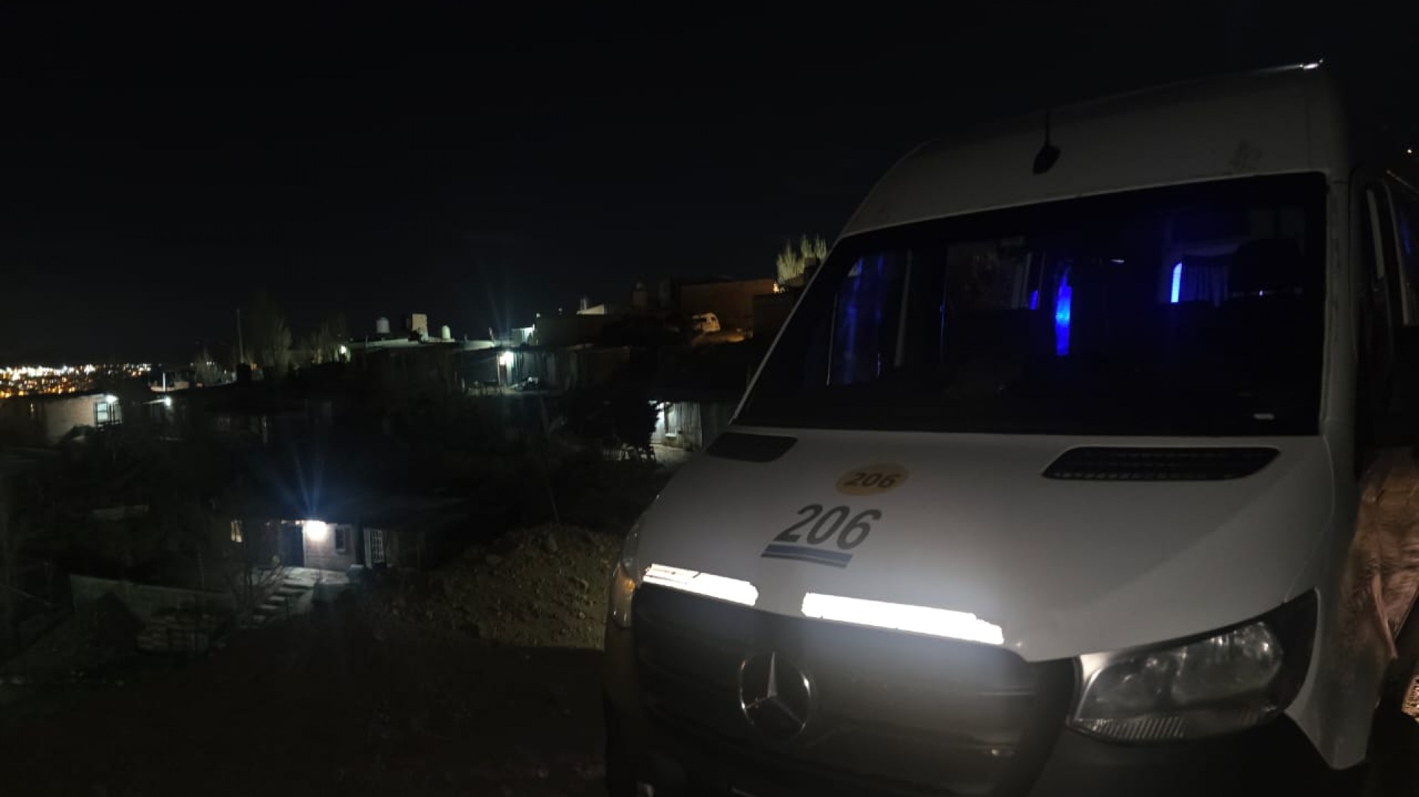 Violento robo a trabajadores petroleros: los interceptaron con armas y les robaron celulares y mochilas