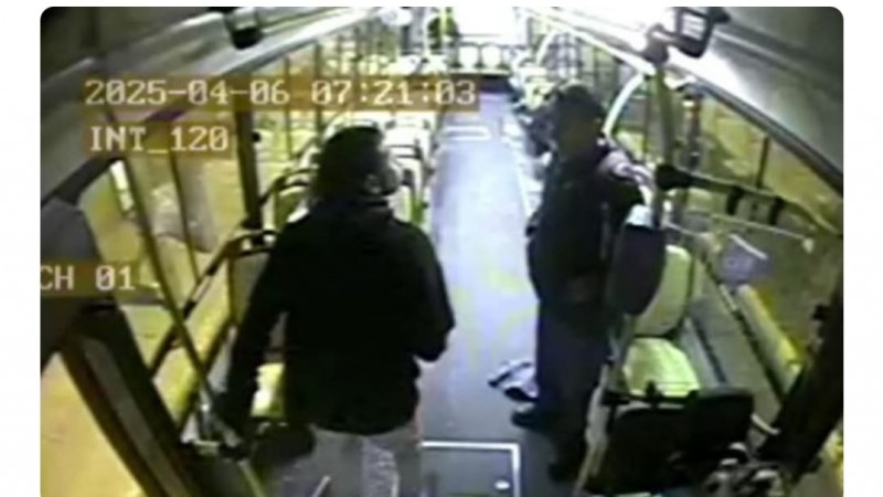 Acoso en el colectivo: la víctima advirtió que el hombre que la acosó da clases de guitarra con niños en una vecinal