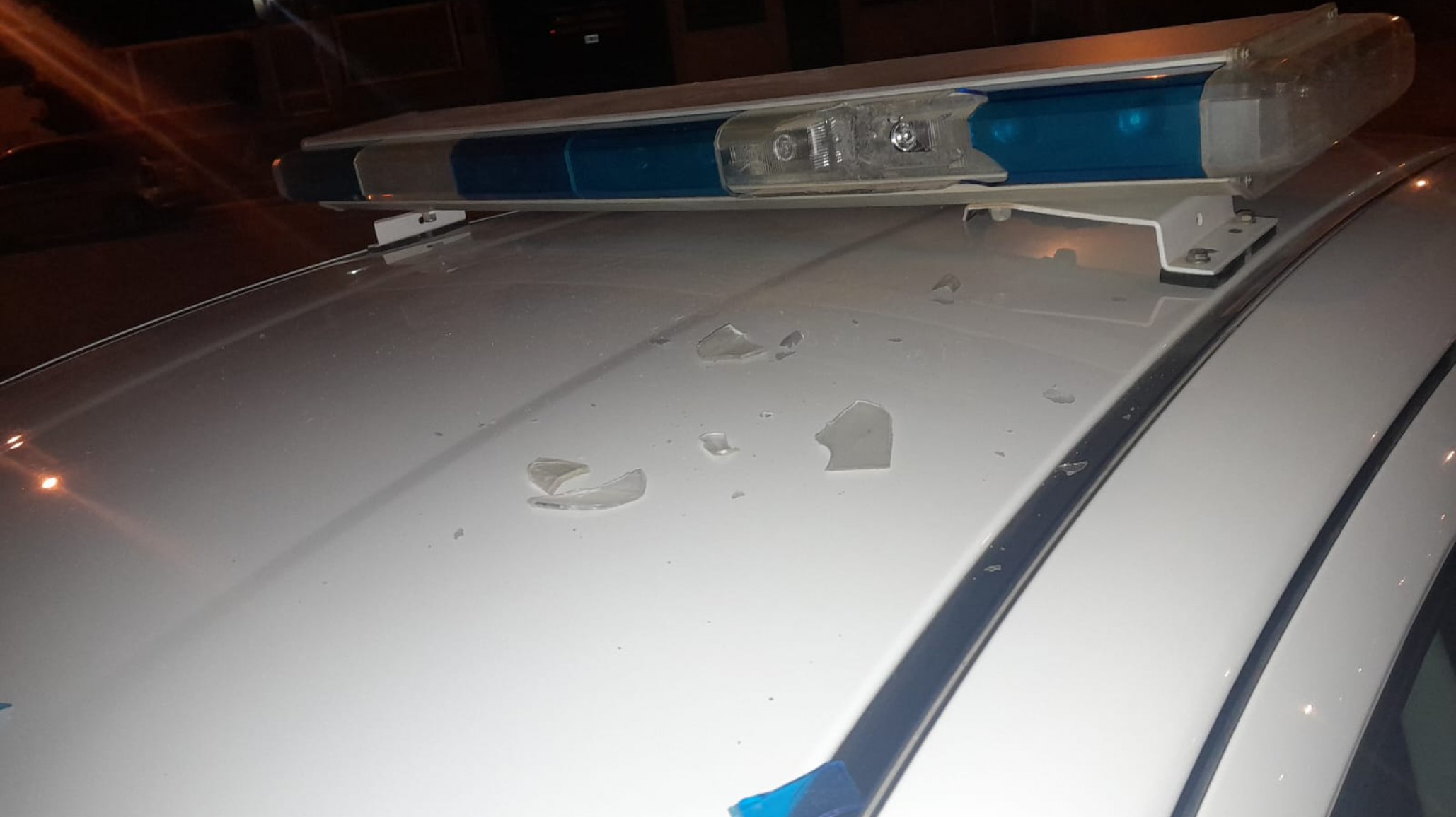 Un adolescente fue demorado por tirar piedras a un móvil policial