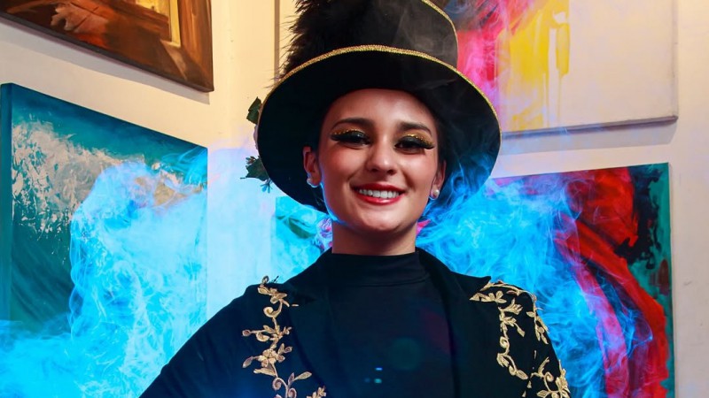 Orgullo patagónico: Tatiana González compite por la corona en el Fesnasol Internacional