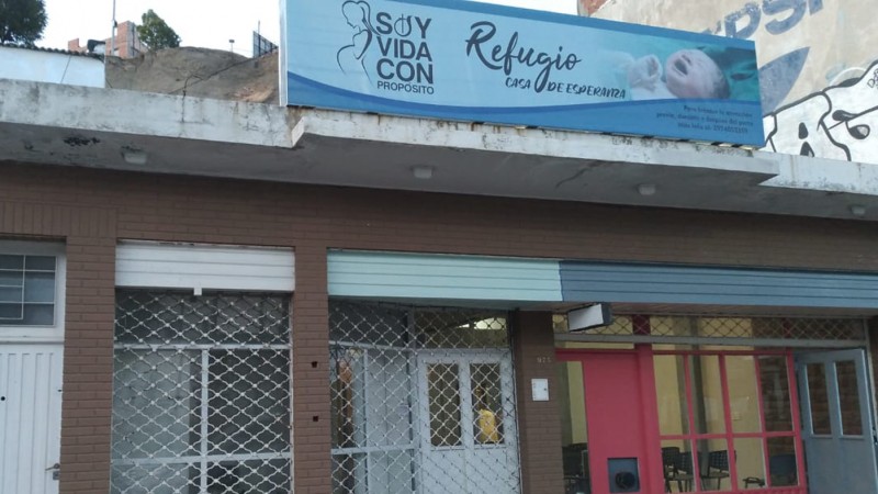 "Casa Esperanza" llegó al límite de su capacidad: 16 personas se refugian cada noche del frío y la calle