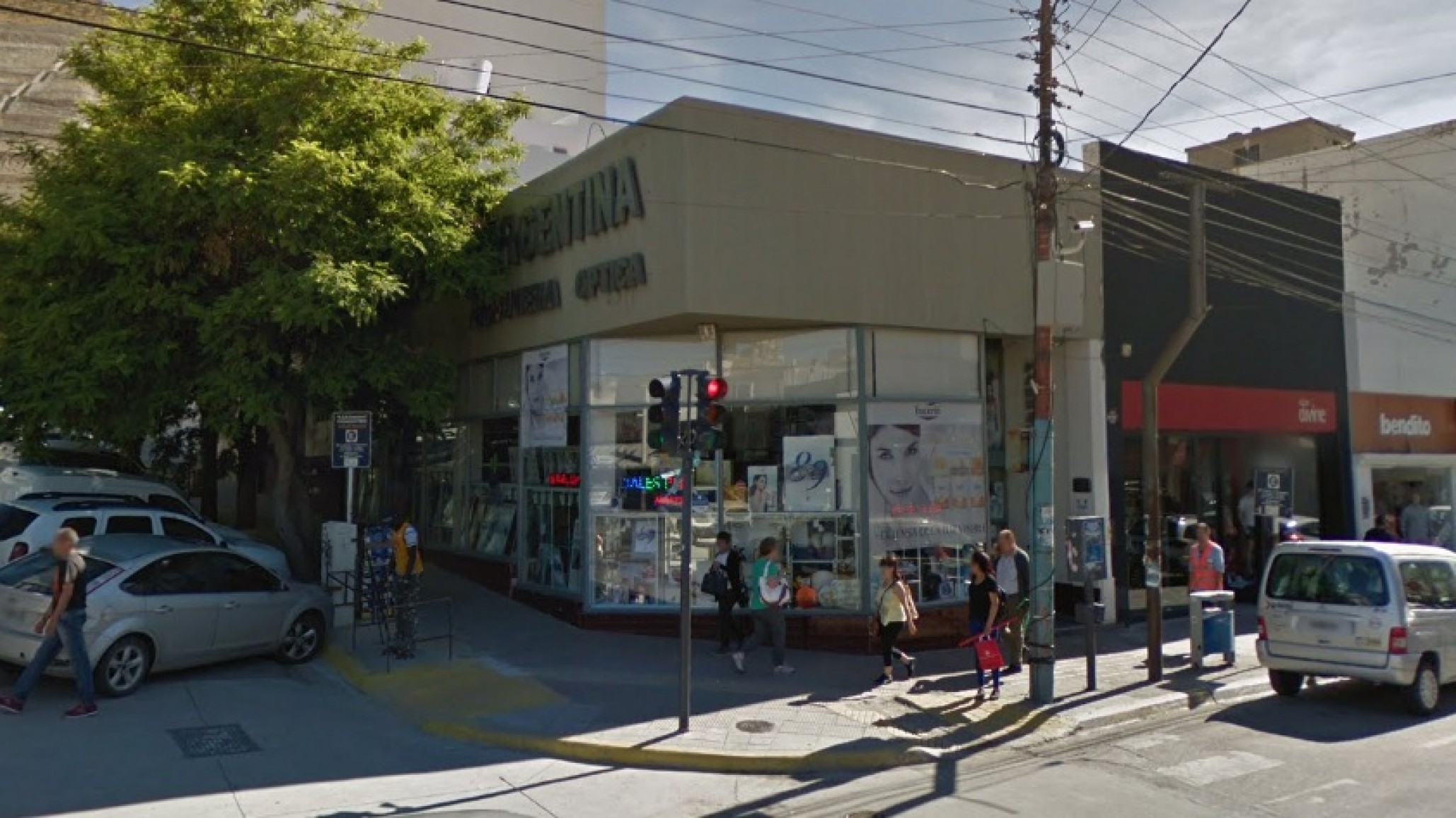 La histórica Farmacia Argentina cierra sus puertas después de 96 años