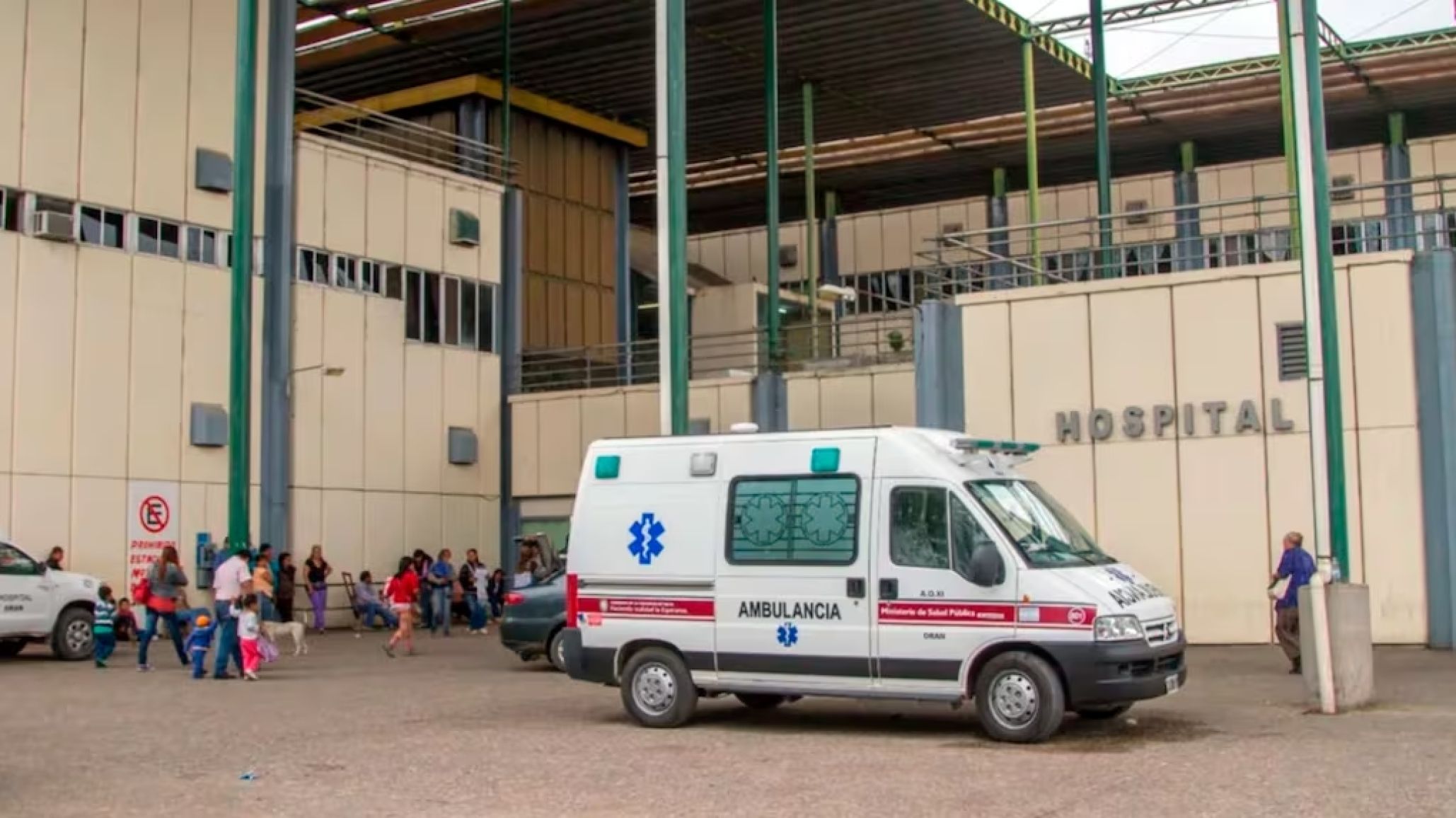 Una nena de 13 años fue apuñalada al defender a su madre de su expareja