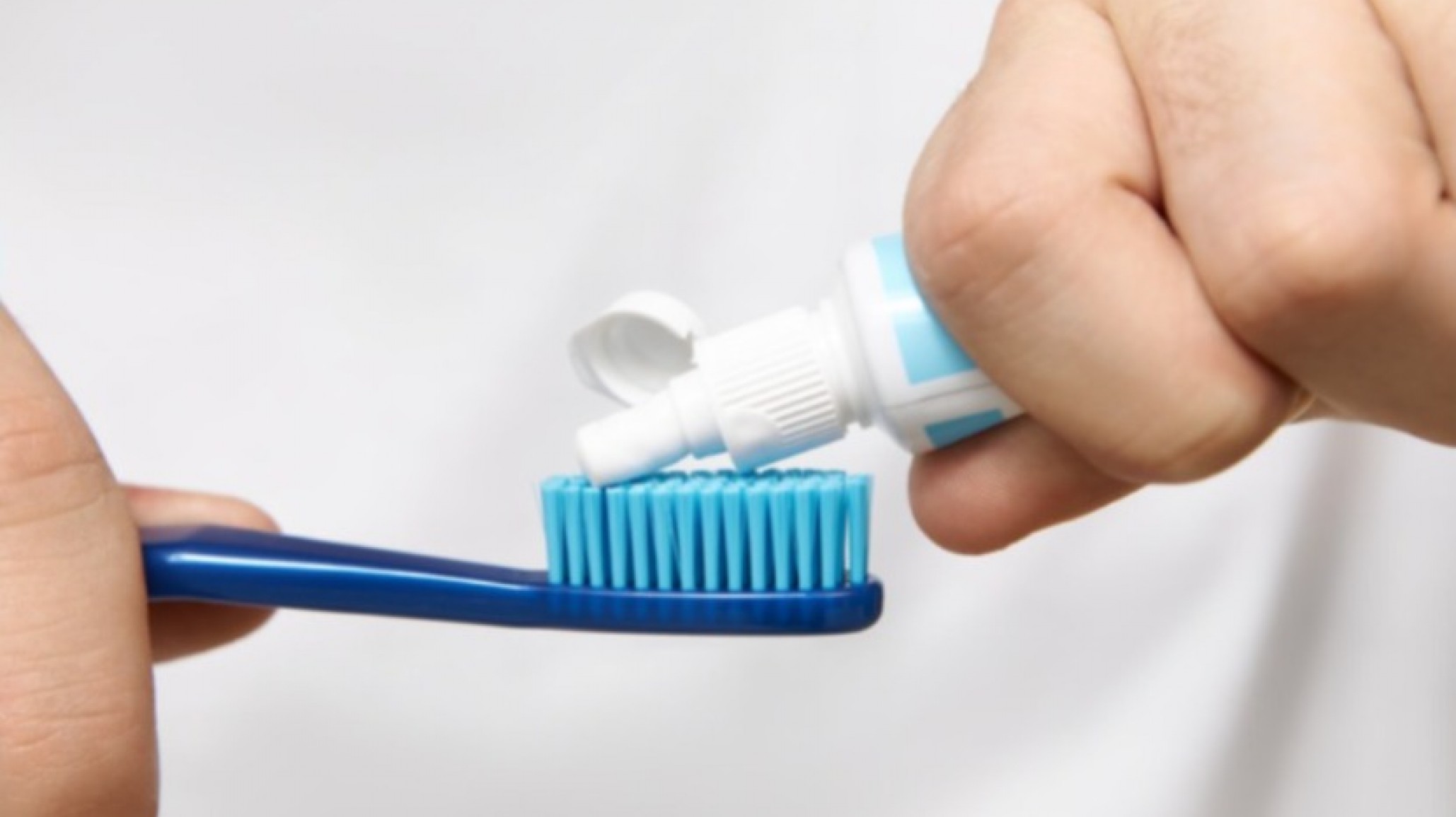 La Anmat prohibió una pasta dental Colgate por efectos adversos en la boca