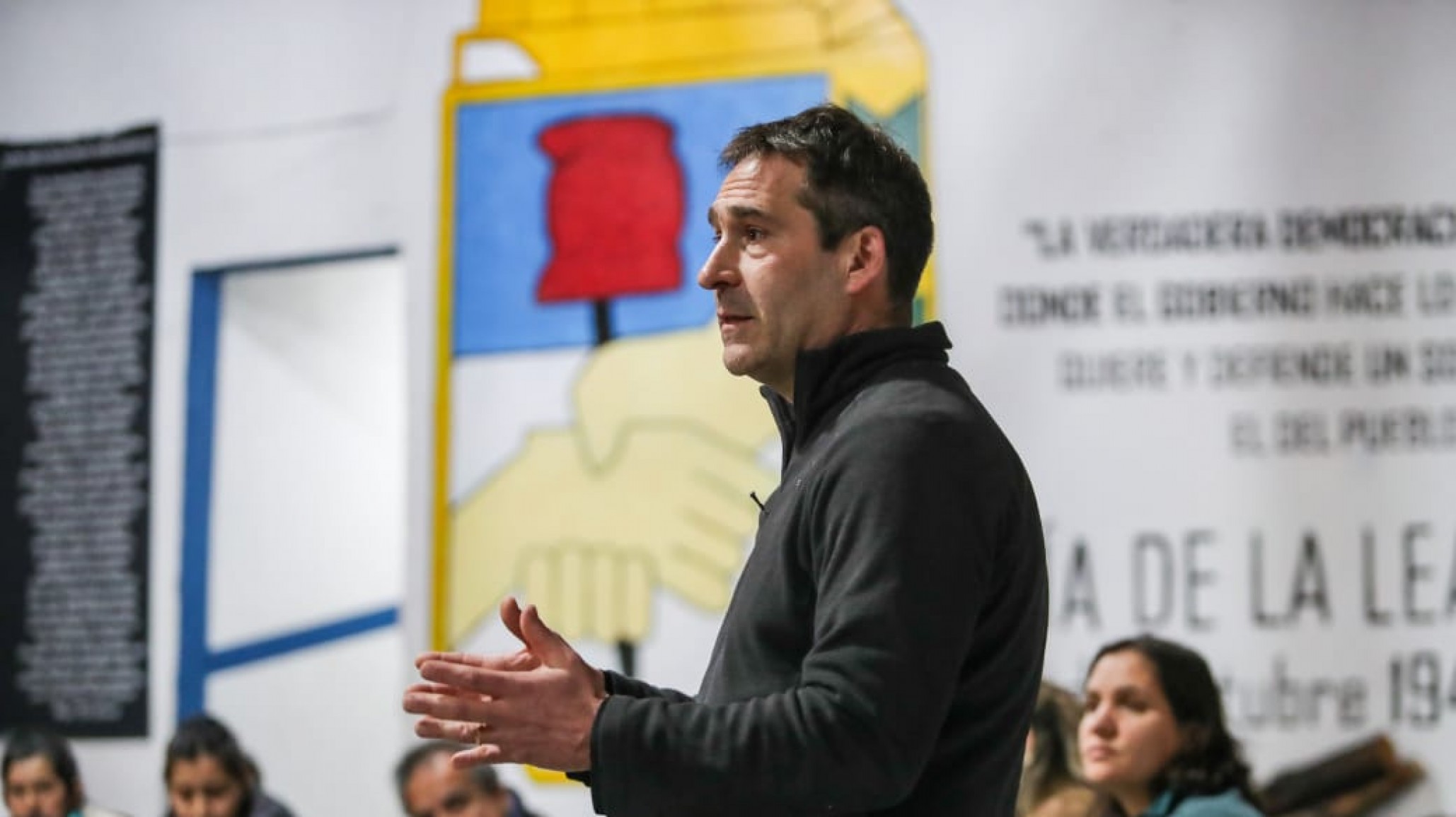 Luque recorrió la comarca andina: "Tengo la obligación de luchar para llegar a una banca y darle la palabra a los sectores más desprotegidos"