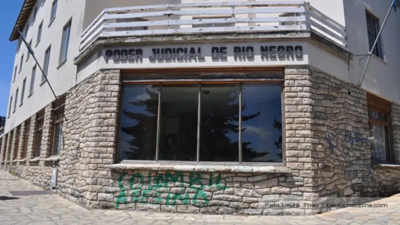 Bariloche: Le quitaron la responsabilidad parental a un hombre que agredió a su hijo cuando era bebé