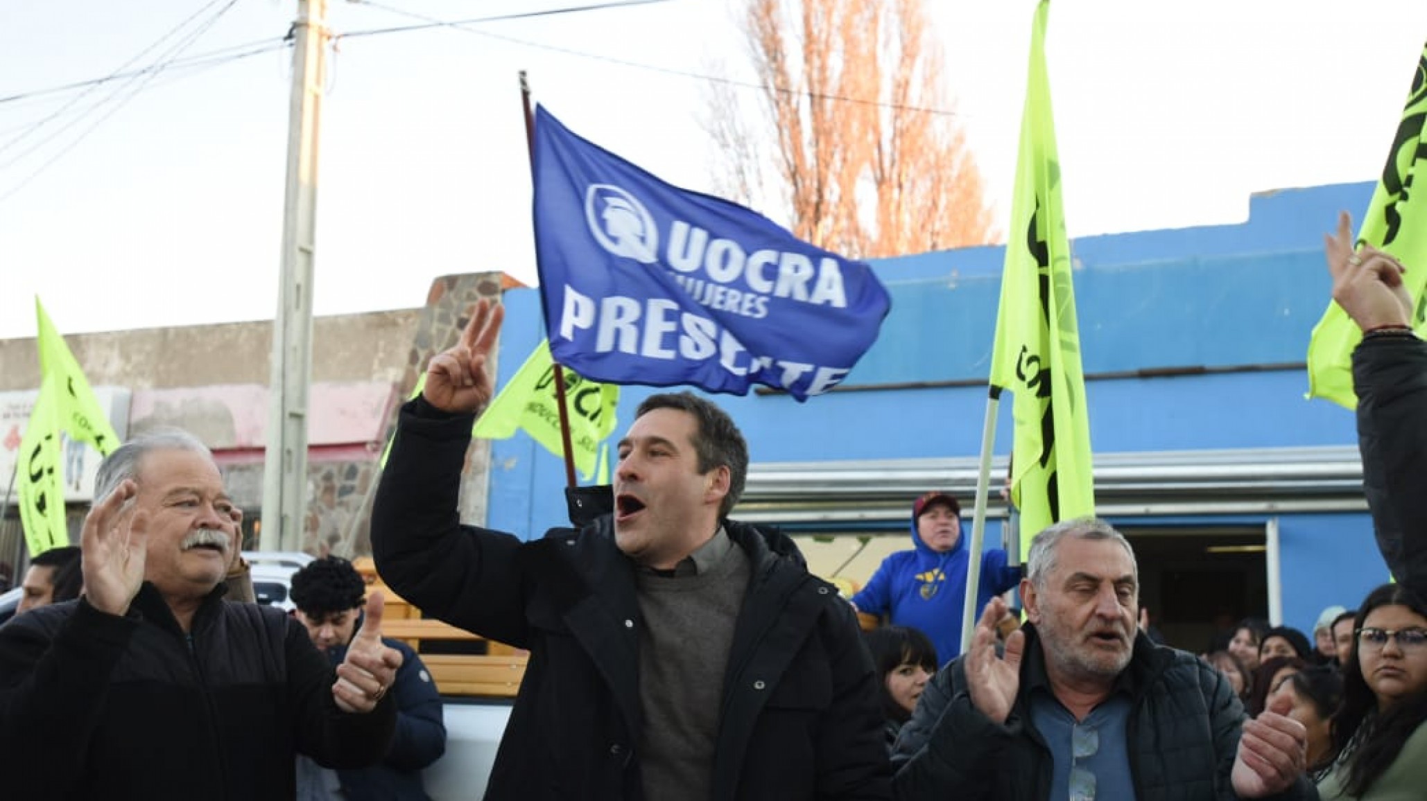 Luque lideró un acto con militantes en Sarmiento