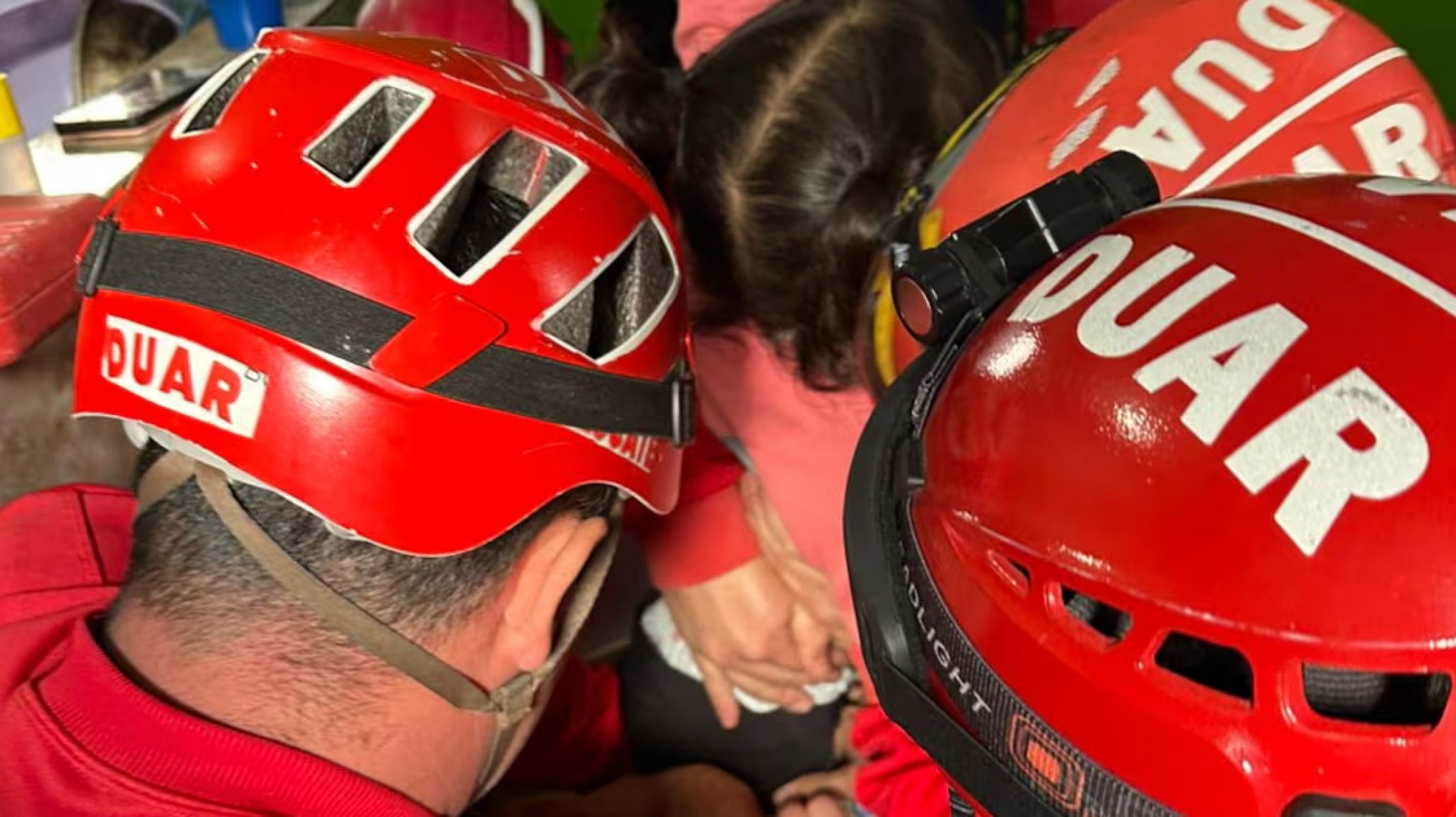 Terror: una niña de dos años quedó atrapada en un secarropas y fue rescatada por los bomberos