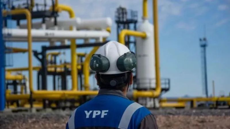 Petroleros amenaza con paralizar Manantiales Behr por falta de pagos de sueldos y aguinaldos