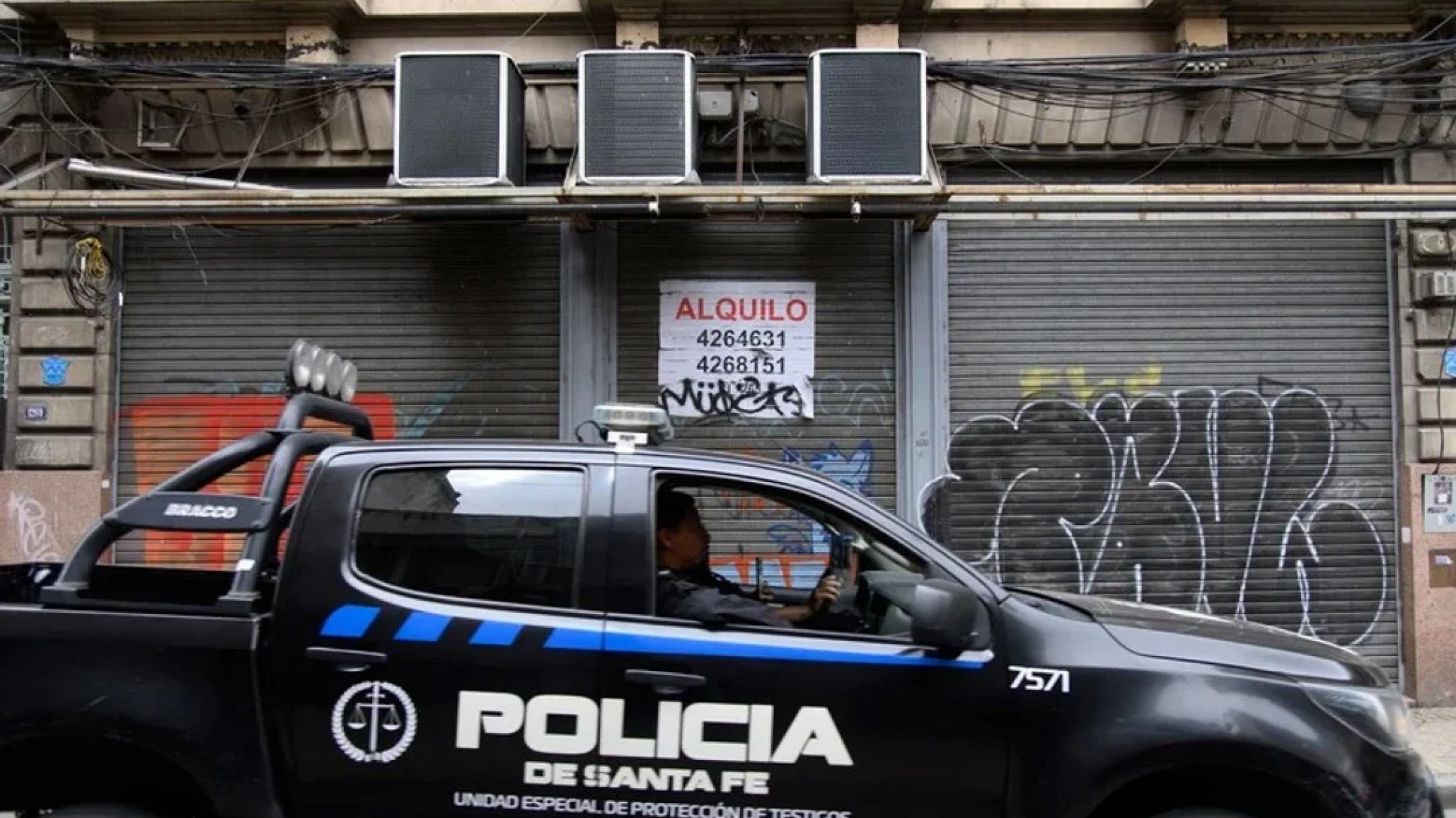 Rosario: Un joven intentó salvar a su mascota, se electrocutó y murió tras ser golpeado por un horno