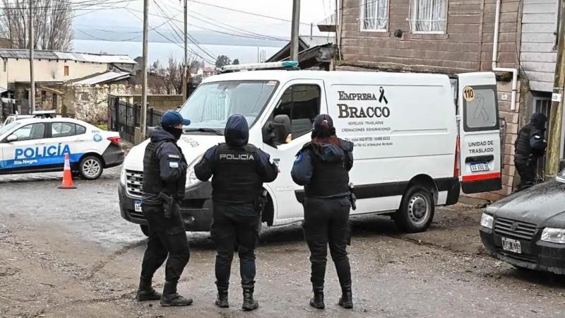 Conmoción en Bariloche: un policía asesinó a su novia con su arma reglamentaria