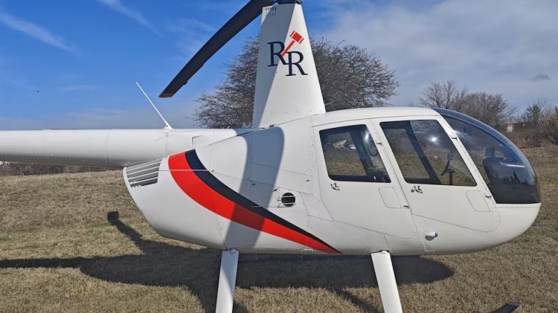 Un piloto de 62 años fue detenido tras intentar escapar en un helicóptero sin licencia