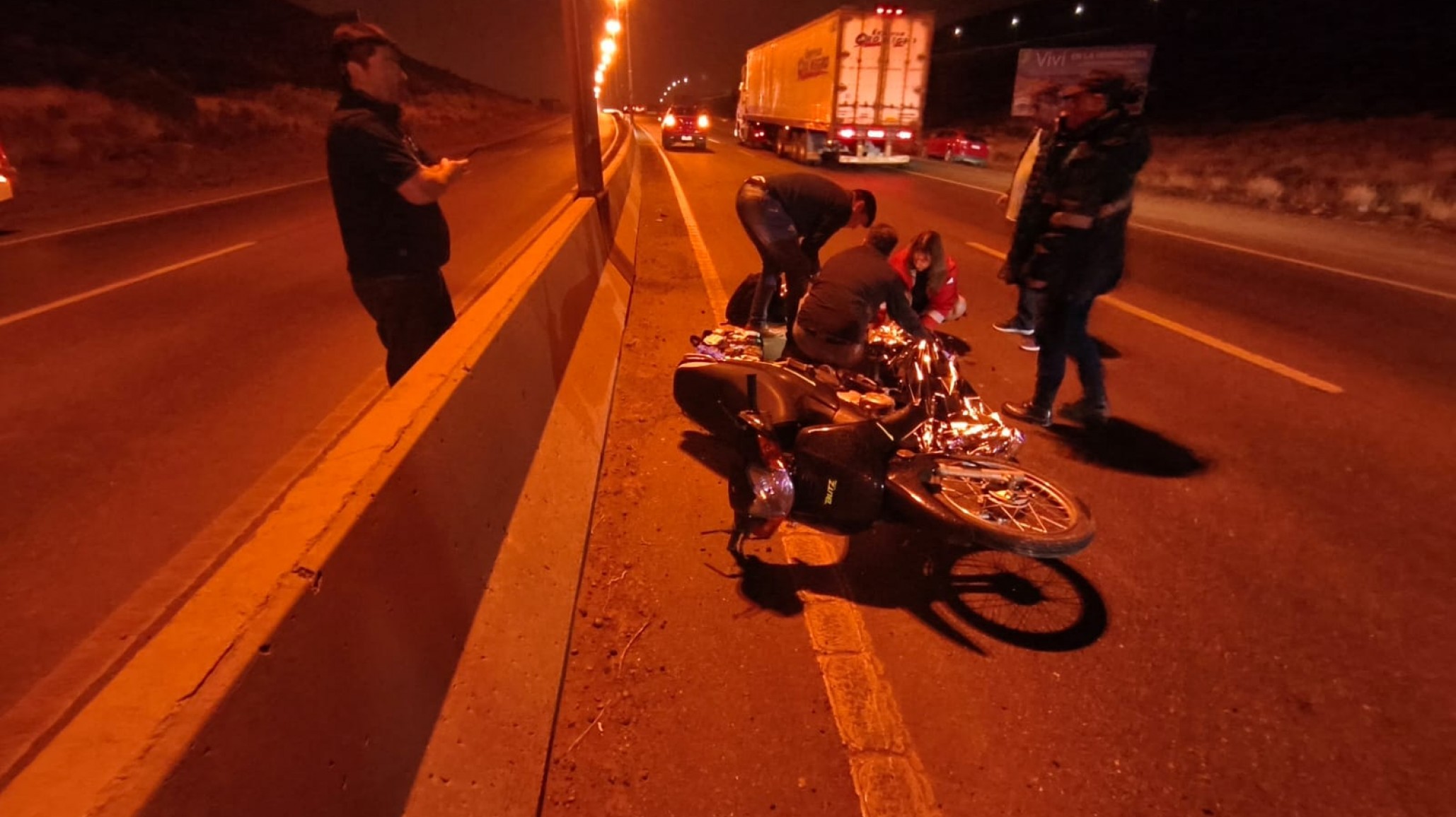 Perdió el control de su moto en la Ruta 3 y fue hospitalizado