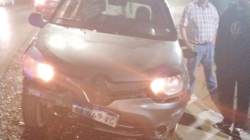 Conductor alcoholizado se despistó en el Camino Centenario tras tomar una curva a alta velocidad