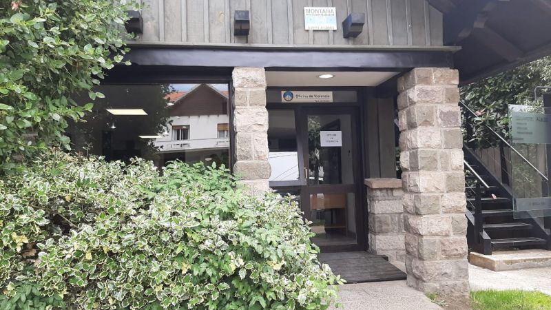 Intento de femicidio en San Martín de los Andes: golpeó, asfixió y abusó sexualmente de su pareja
