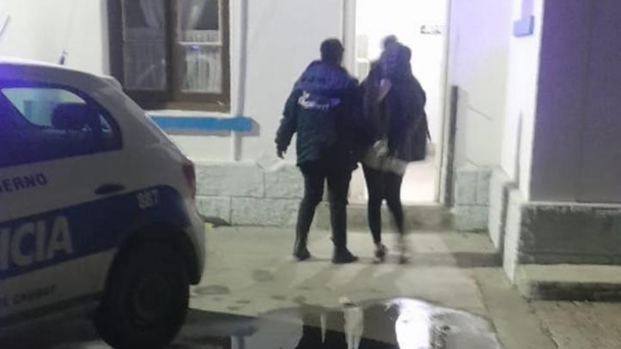 Una mujer fue detenida por intentar ingresar por la fuerza a una casa en Km 3