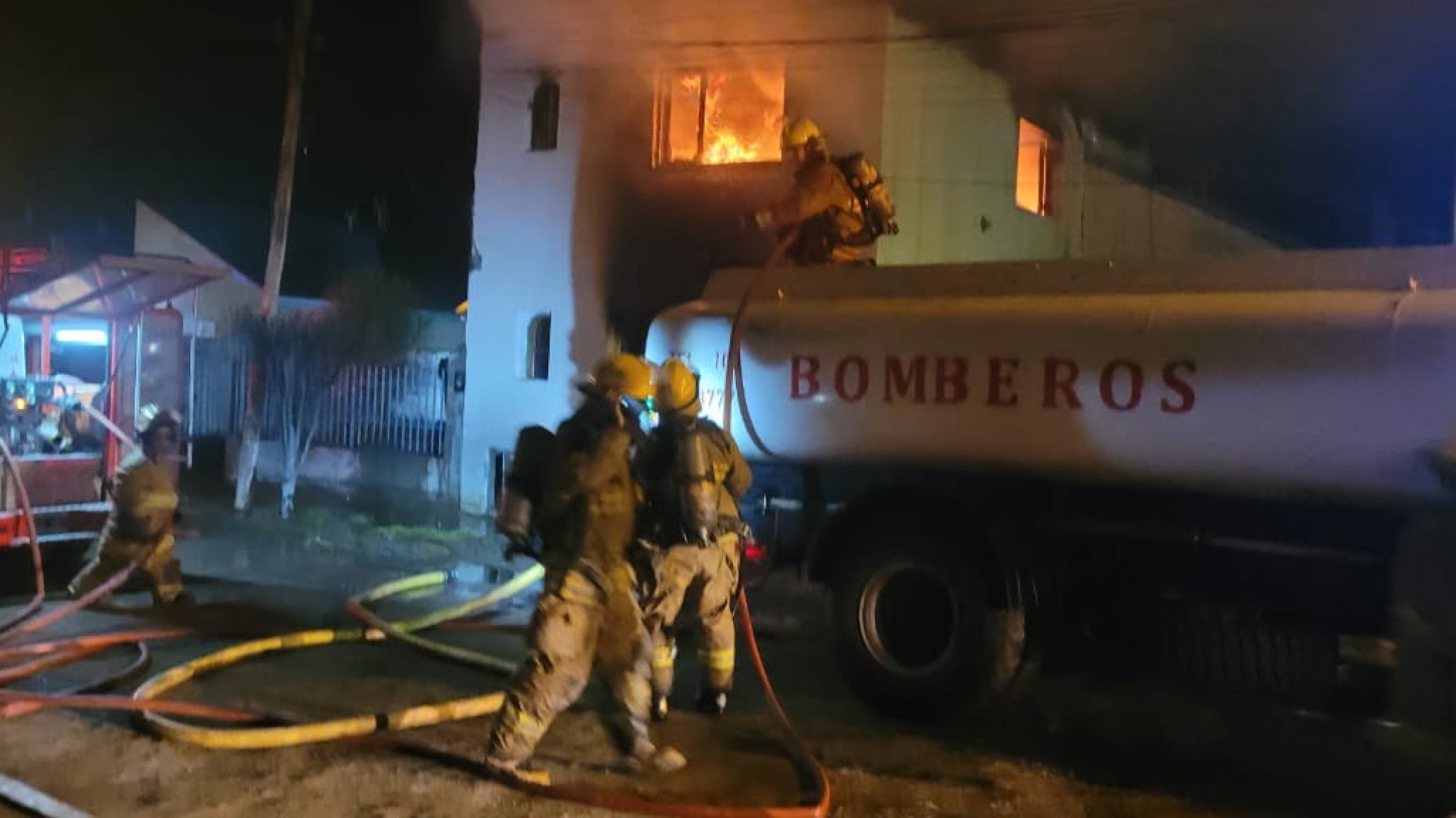 Dejó un mechero encendido cerca de una colcha, los perros lo tiraron y se produjo un incendio