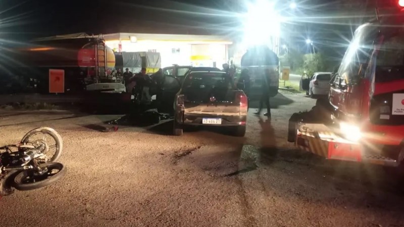 Un joven de 20 años murió al chocar contra una camioneta en Ruta 2