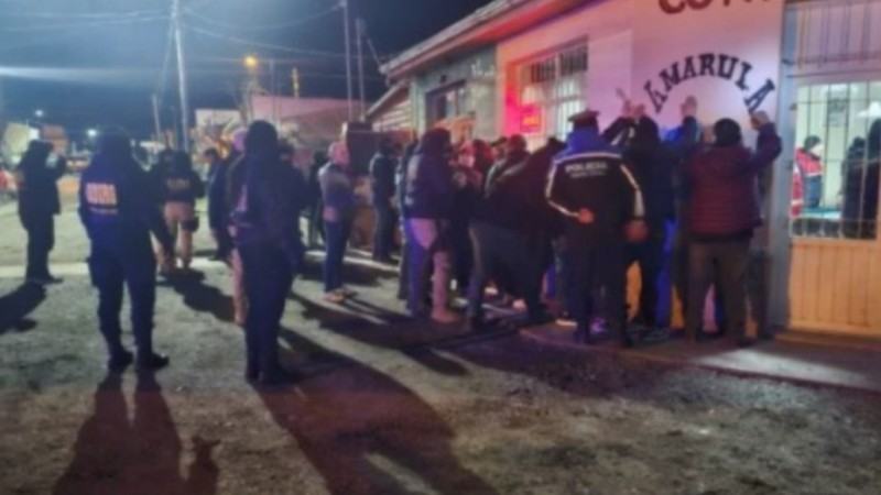 Con tobillera electrónica y borracho en un bar: atraparon a un acusado de homicidio