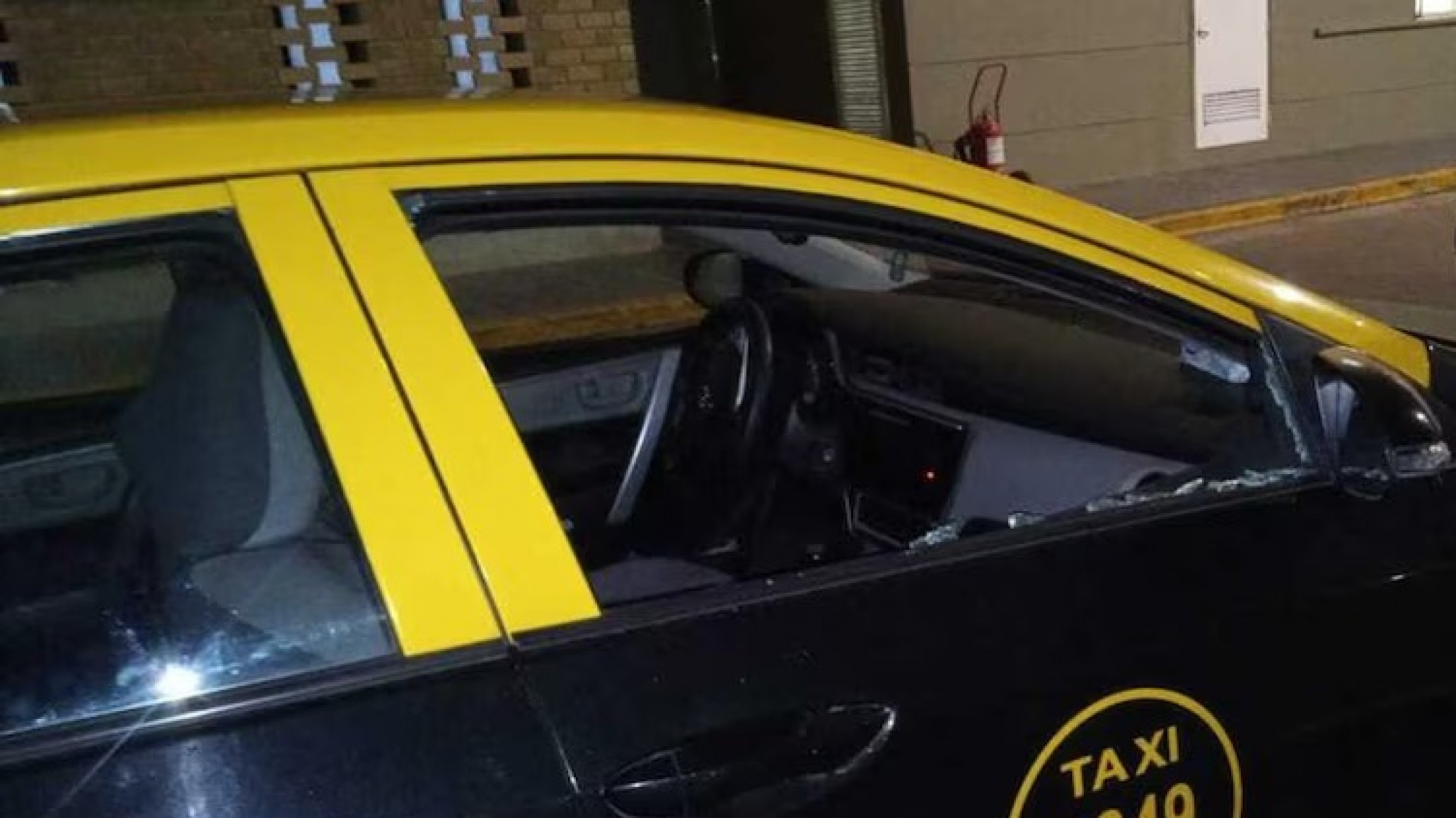Violento ataque a una turista italiana camino a Ezeiza: la golpearon con un ladrillo y terminó internada
