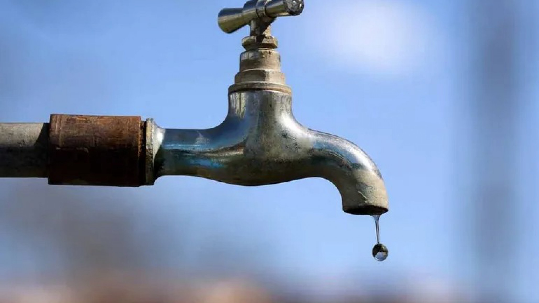 Corte de agua en siete barrios por una rotura en el acueducto