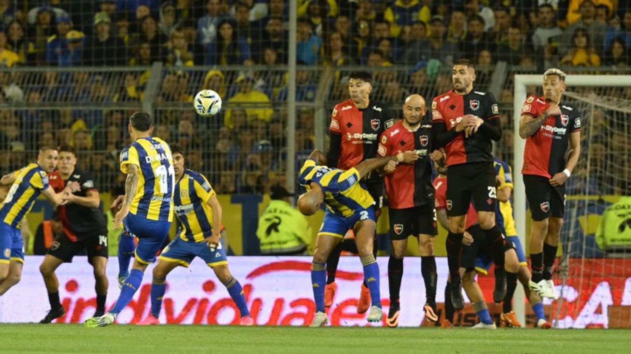 Di María volvió a brillar y le dio el triunfo a Rosario Central en el clásico ante Newell's